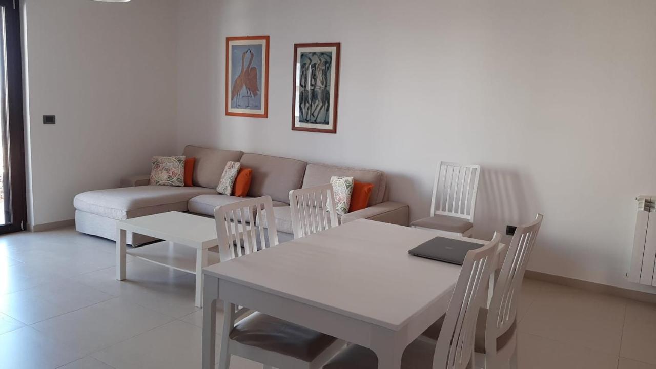 La Casa Dei Due Mari - Large Apartment With Parking Taranto Dış mekan fotoğraf
