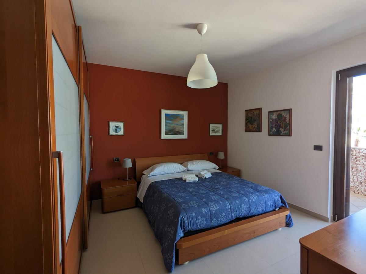 La Casa Dei Due Mari - Large Apartment With Parking Taranto Dış mekan fotoğraf