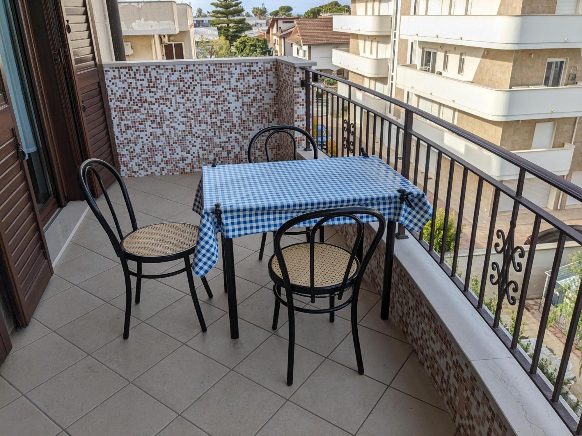 La Casa Dei Due Mari - Large Apartment With Parking Taranto Dış mekan fotoğraf