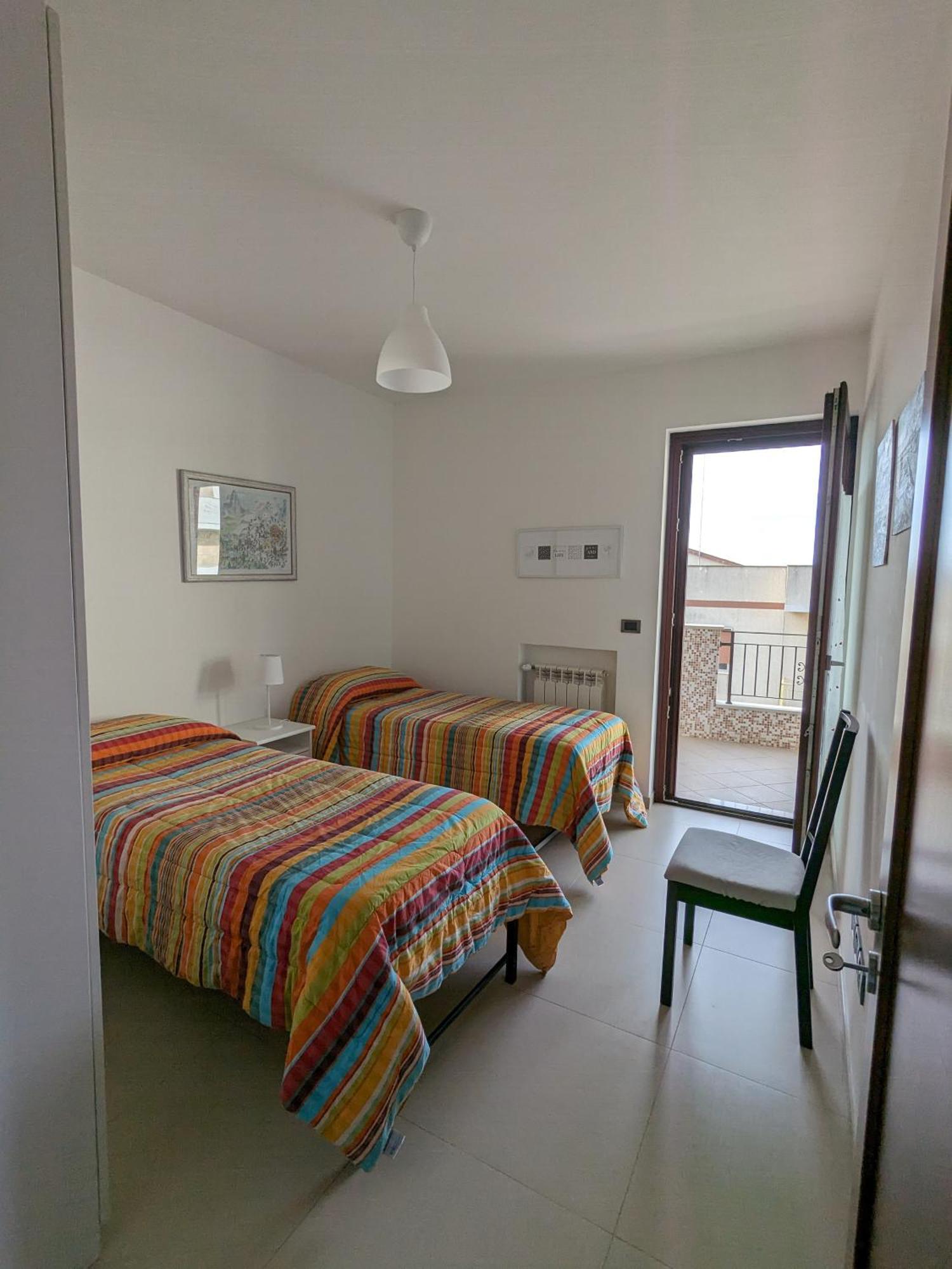 La Casa Dei Due Mari - Large Apartment With Parking Taranto Dış mekan fotoğraf